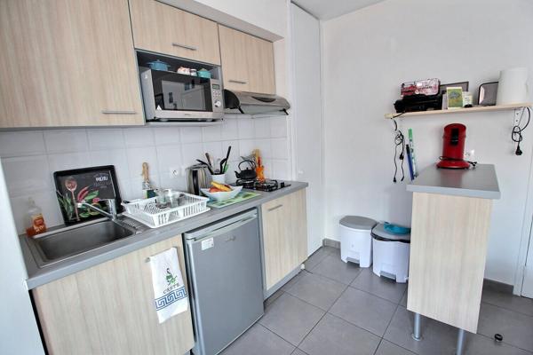 MONTREUIL, QUARTIER VILLIERS BARBUSSE, DANS UNE RESIDENCE RECENTE, BEAU 2 PIECES AVEC BALCON ET PARKING VENDU LOUE. DISPONIBILITE MAI 2026 AU PLUS TARD