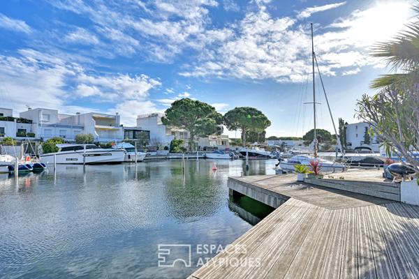 Marina contemporaine avec appontement 3x10m