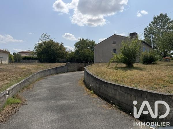 Maison à vendre 7 pièces 130 m² Barbezieux-Saint-Hilaire