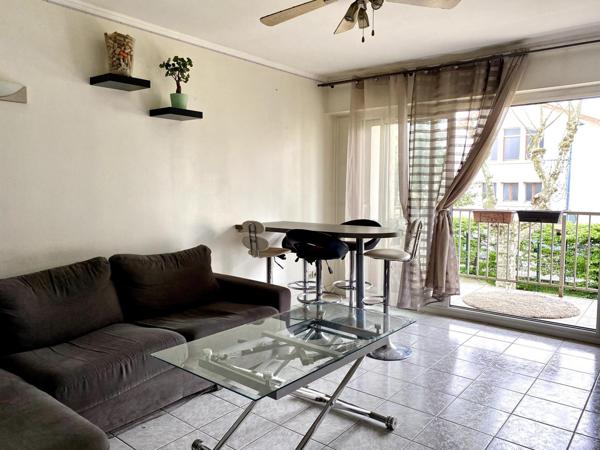 Spacieux T2 de 56m2 avec balcon et cave.