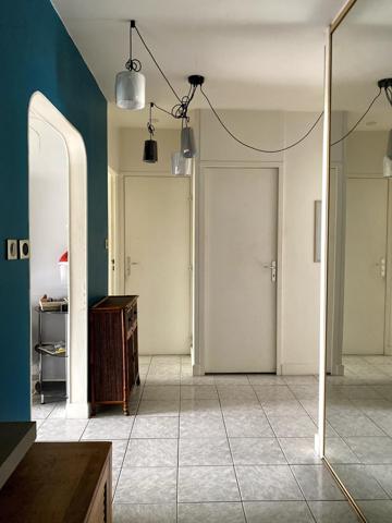 Spacieux T2 de 56m2 avec balcon et cave.