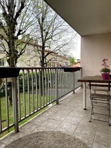 Spacieux T2 de 56m2 avec balcon et cave.