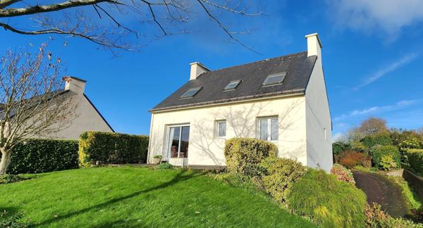 Jolie maison familiale avec jardin à Ploneis