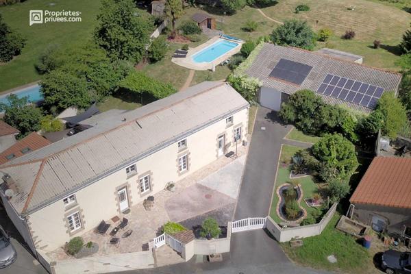 Maison Sevremoine 7 pièce(s) 232 m2