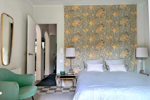 UZES à 9 minutes Propriété superbement restaurée, élégants espaces de vie, 5 chambres, maison d'invités, jardin avec piscine, village tous commerces