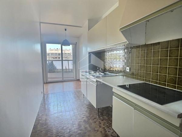 A vendre appartement de type 3 avec terrasse à Marseille 13008 Le Grand Pavois