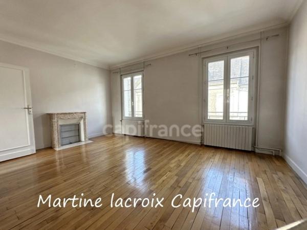 Dpt SARTHE (72), à vendre LA FERTE BERNARD - IMMEUBLE DE RAPPORT - P7 de 193 m² - Terrain de 340 M²