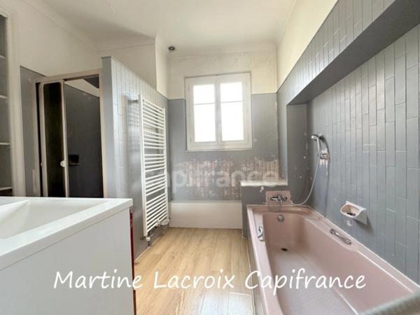 Dpt SARTHE (72), à vendre LA FERTE BERNARD - IMMEUBLE DE RAPPORT - P7 de 193 m² - Terrain de 340 M²