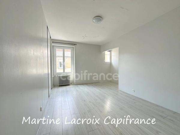 Dpt SARTHE (72), à vendre LA FERTE BERNARD - IMMEUBLE DE RAPPORT - P7 de 193 m² - Terrain de 340 M²