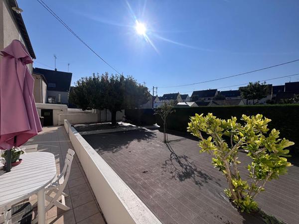 Maison LAVAL quartier " HAUTE FOLLIS"