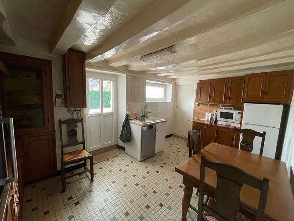 Maison LAVAL quartier " HAUTE FOLLIS"