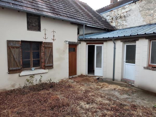 Valençay – Maison de plain-pied avec cour sans vis-à-vis et espace à aménager