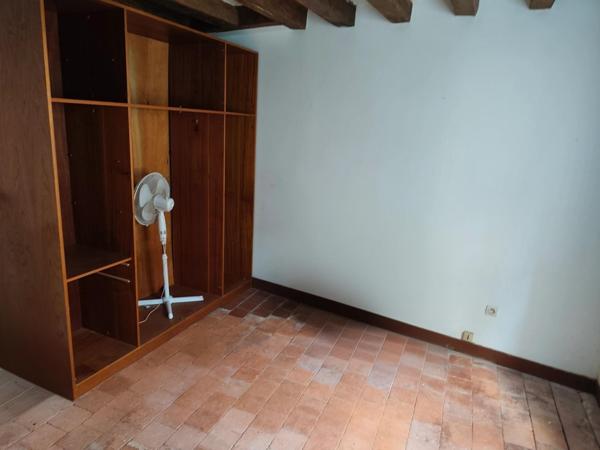 Valençay – Maison de plain-pied avec cour sans vis-à-vis et espace à aménager