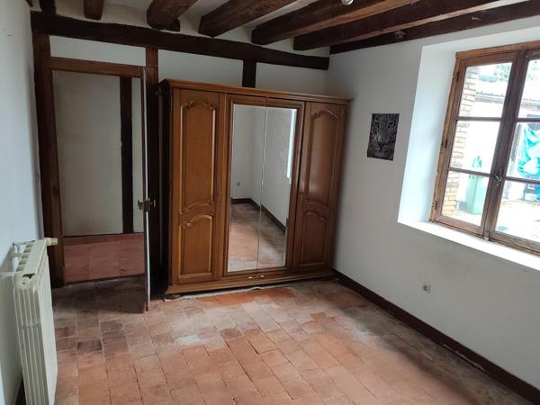 Valençay – Maison de plain-pied avec cour sans vis-à-vis et espace à aménager