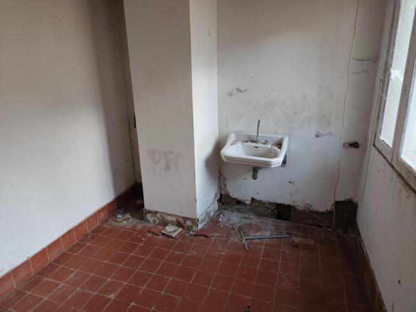 Valençay – Maison de plain-pied avec cour sans vis-à-vis et espace à aménager