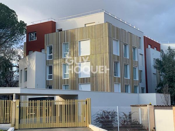 STUDIO MEUBLE RESIDENCE ETUDIANTE MODERNE: ETAT NEUF !