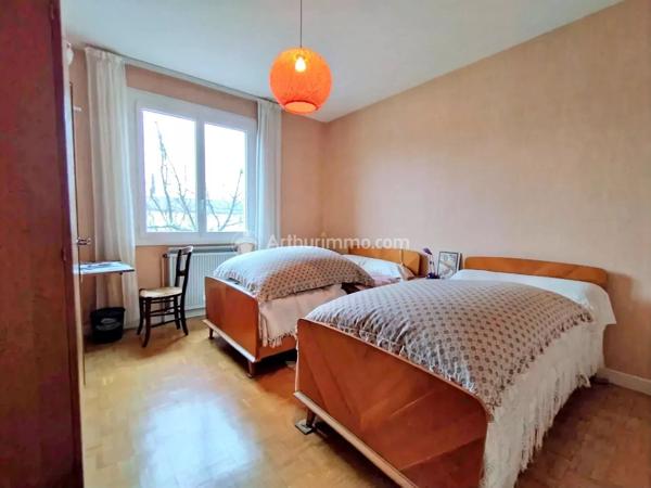 Vente                                                      Maison de ville
                        
                     5 pièces                      152 m2                     à Castres