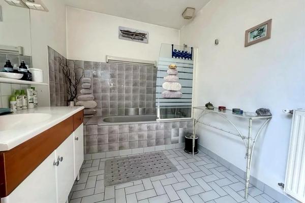 A VENDRE NANTES ZOLA - Maison 84 m², avec jardin orienté sud et garage