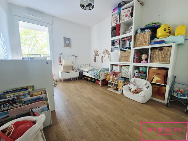Appartement
                                                                                                                                                                                                                                                                                                                        3 pièce(s)                                                                                                                                                                                                          2 chambre(s)                                                                                                                                                                                                          60  m²