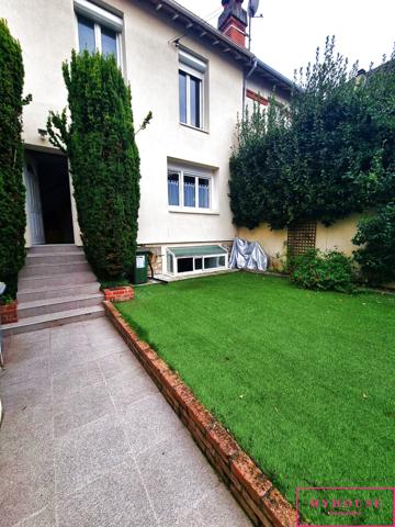 Maison
                                                                                                                                                                                                                                                                                                                        6 pièce(s)                                                                                                                                                                                                          4 chambre(s)                                                                                                                                                                                                          110  m²