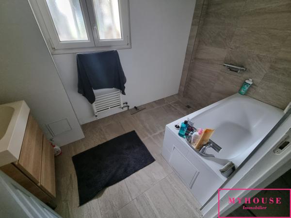 Maison
                                                                                                                                                                                                                                                                                                                        6 pièce(s)                                                                                                                                                                                                          4 chambre(s)                                                                                                                                                                                                          110  m²