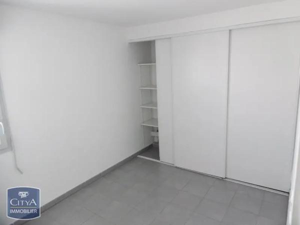 Appartement à louer 4 pièces 77.2m²
