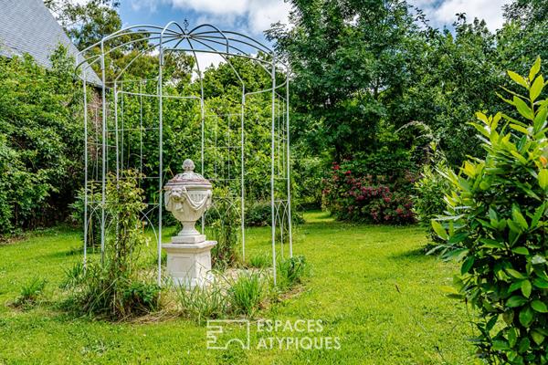 Ancien manoir dans un écrin de verdure