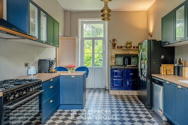 Ancien manoir dans un écrin de verdure