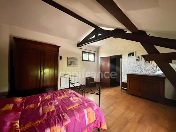 MABLY - MAISON d'environ 200m2 - 4 chambres - POMPE A CHALEUR - 1.2 Ha DE TERRAIN.