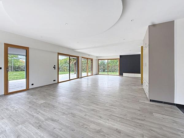 Maison Meslay Du Maine 7 pièce(s) 186 m2