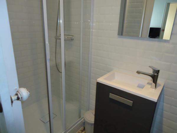 Studio
                                                                                                                                                                                                                                                                                                                        1 pièce(s)                                                                                                                                                                                                                                                                                                                              18  m²