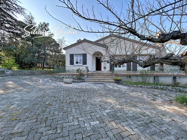 Maison familiale 145m² avec grand terrain et vue dégagée – Bourg-Saint-Andéol (07)