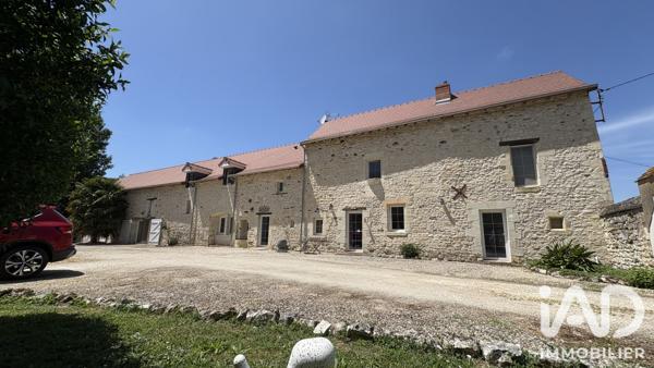 Maison à vendre 10 pièces 263 m² Dangé-Saint-Romain