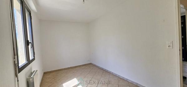 Maison de198 m² comprenant 2 appartements indépendants.