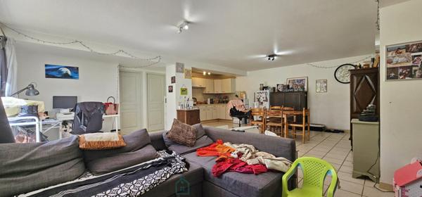 Maison de198 m² comprenant 2 appartements indépendants.