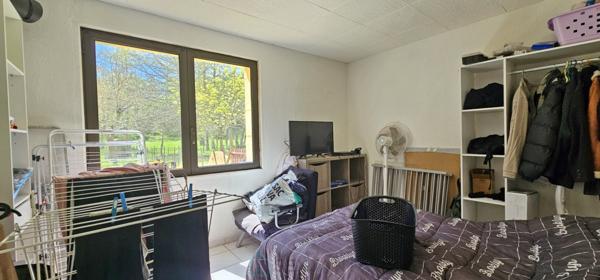 Maison de198 m² comprenant 2 appartements indépendants.