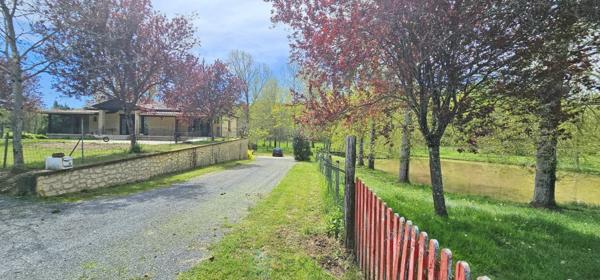 Maison de198 m² comprenant 2 appartements indépendants.