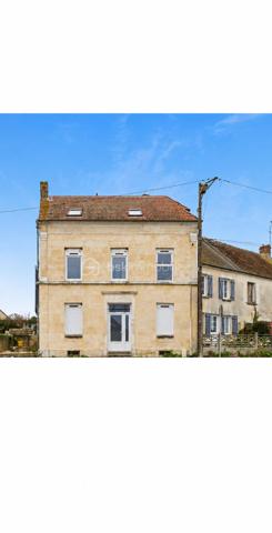 BSK IMMOBILIER est heureux de vous présenter cette maison rénovée avec de beaux volumes située à quelques kilomètres d'Argentan dans une commune recherchée entre Argentan et Falaise.
En rez-de-chaussée, vous pourrez découvrir une belle cuisine aménagée et équipée ouverte sur le séjour, un cellier-buanderie avec accès cave, un salon, un WC indépendant.
Au premier étage quatre belles chambres, une salle d'eau récemment rénovée avec goût, et une salle de bain avec WC.
Au deuxième étage vous retrouverez deux pièces dans lesquelles le chauffage est arrivé pour agrandir la maison si vous en éprouvez le désir.
A l'extérieur, la maison vous propose un bel espace engazonné et entièrement clôturé avec un garage.
Huisseries en double vitrage, volets roulants électriques et chauffage par pompe à chaleur pour votre confort.
Vous voulez plus de renseignements ou visiter, appelez-moi !!!