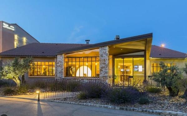 INVESTISSEMENT LOCATIF  Avignon  Résidence de tourisme Golden Tulip Avignon Le Paradou  6.88 % de rentabilité