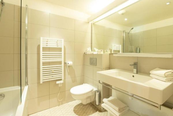 INVESTISSEMENT LOCATIF  Avignon  Résidence de tourisme Golden Tulip Avignon Le Paradou  6.88 % de rentabilité