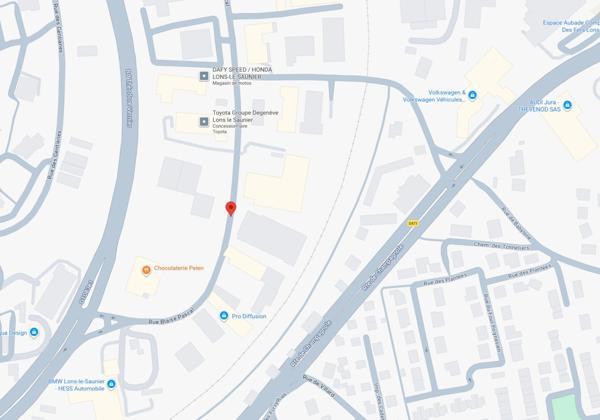 LONS ZI . Local activité 400 m2 avec bureaux sur terrain privé 780 m2