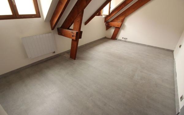 Appartement à louer    1 pièce •  Viry-Châtillon