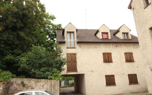 Appartement à louer    1 pièce •  Viry-Châtillon