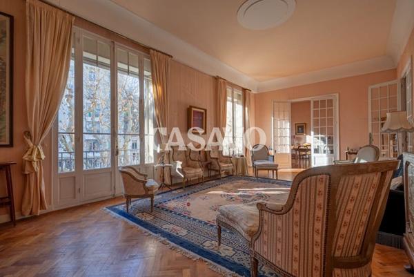 Vente Appartement 6 pièces de 204m² - 13008 Marseille
