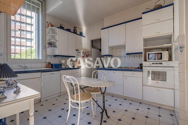 Vente Appartement 6 pièces de 204m² - 13008 Marseille