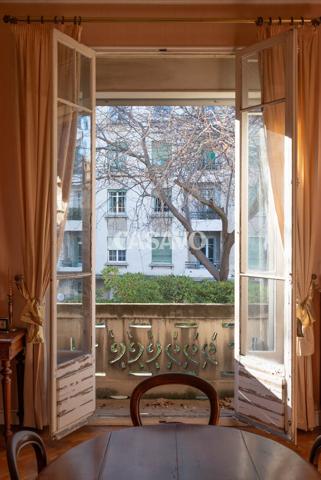 Vente Appartement 6 pièces de 204m² - 13008 Marseille