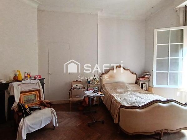 Château d'architecte, de type moderne "Anglais/Français"