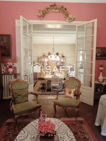 Château d'architecte, de type moderne "Anglais/Français"