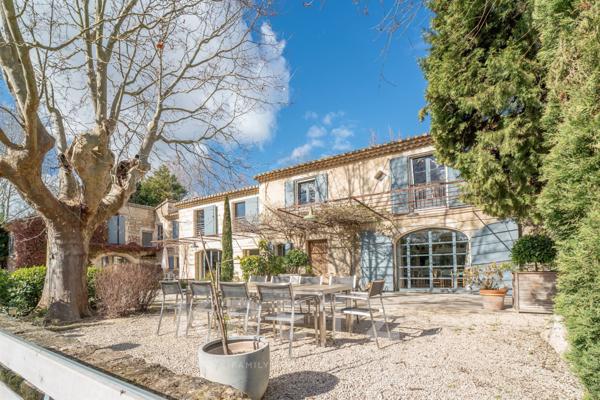 Mas authentique, charme intemporel et art de vivre provençal