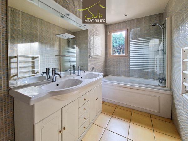 BELLE PROPRIETE de PLAIN PIED de 157m² A LA CAMPAGNE